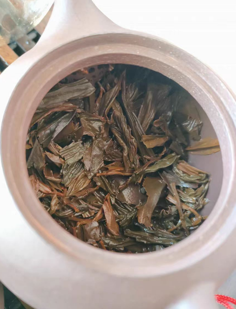 银骏眉和金骏眉哪个好？银骏眉与金骏眉的区别