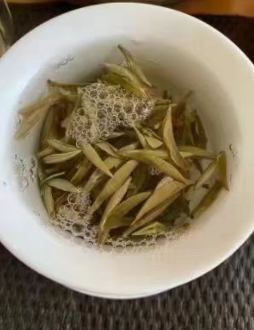 踏雪兰妃茶属于什么茶？踏雪兰妃的味道是不是香精