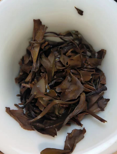 白茶是不是农药最多的一种茶？福鼎白茶种植多久打一次虫子药