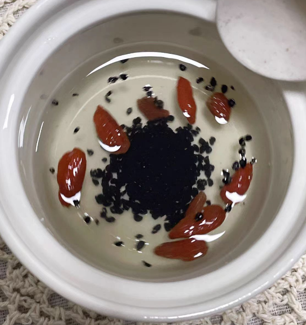 韭菜籽和枸杞泡茶有什么作用？韭菜籽和枸杞泡茶喝有副作用吗