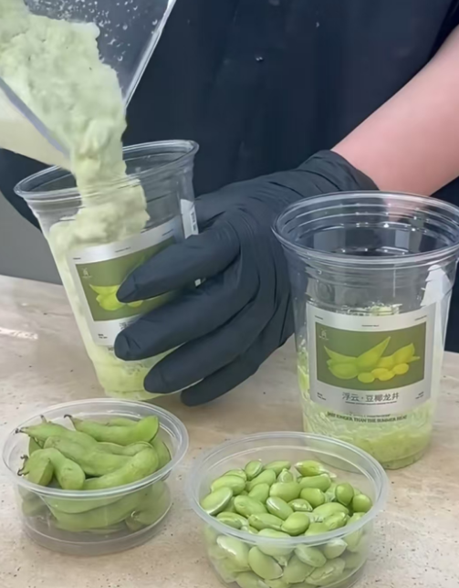 "毛豆奶茶逆袭成顶流！茶饮界的跨界黑马如何征服年轻人？"
