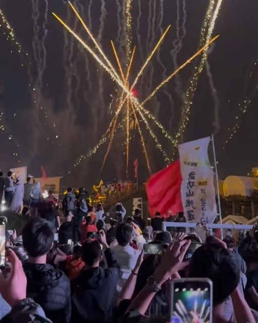 人挤人！网友集体吐槽：武功山很好，再也不来了？