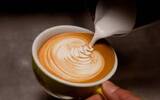 咖啡师必备之咖啡机打奶泡技巧-从历史渊源到牛奶特性手把手教程
