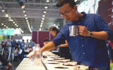 【香港金舌头】首位咖啡杯测世界冠军 12秒试中一杯咖啡