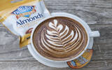 STREAMER COFFEE使用杏仁奶制成的‘California Latte’新上市