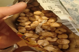 茶颜悦色辣酱惊现玻璃碎片？品控问题引热议！